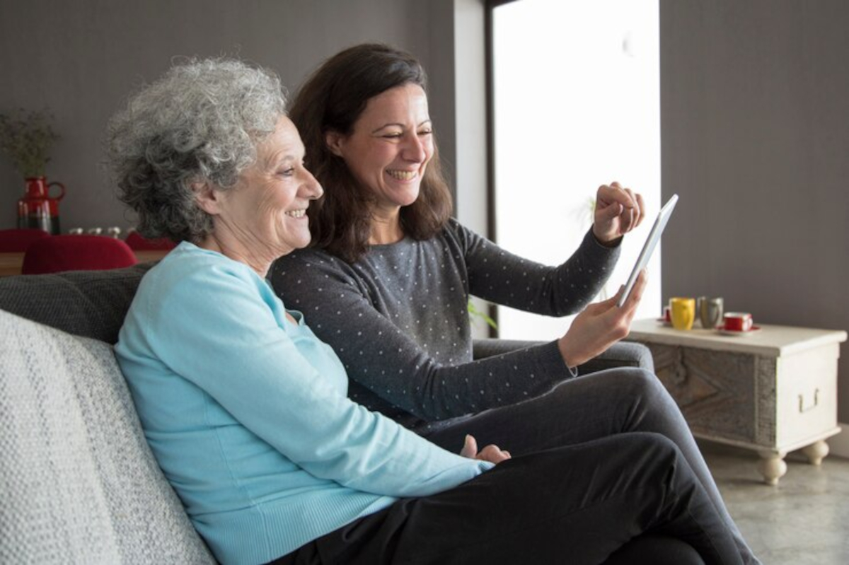 Choisir une maison Alzheimer : critères et conseils pour une décision éclairée